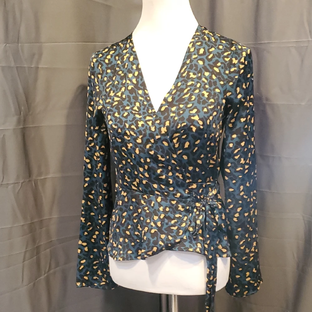 BCBGeneration Stylish Women's Wrap Top - Blue and Gold SZ XXS - Picture 1 of 7